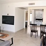 120 Fully Furnished 1Br Suite-Prime Location