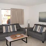 120 Fully Furnished 1Br Suite-Prime Location