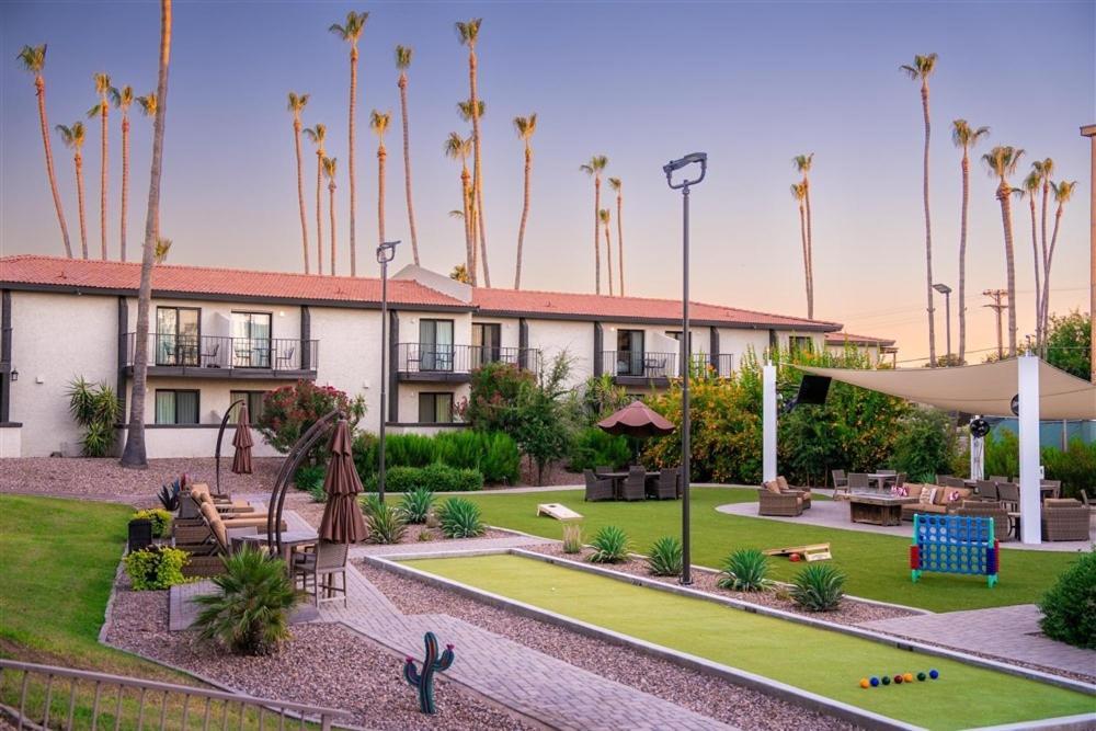 120 Fully Furnished 1br Suite-prime Location